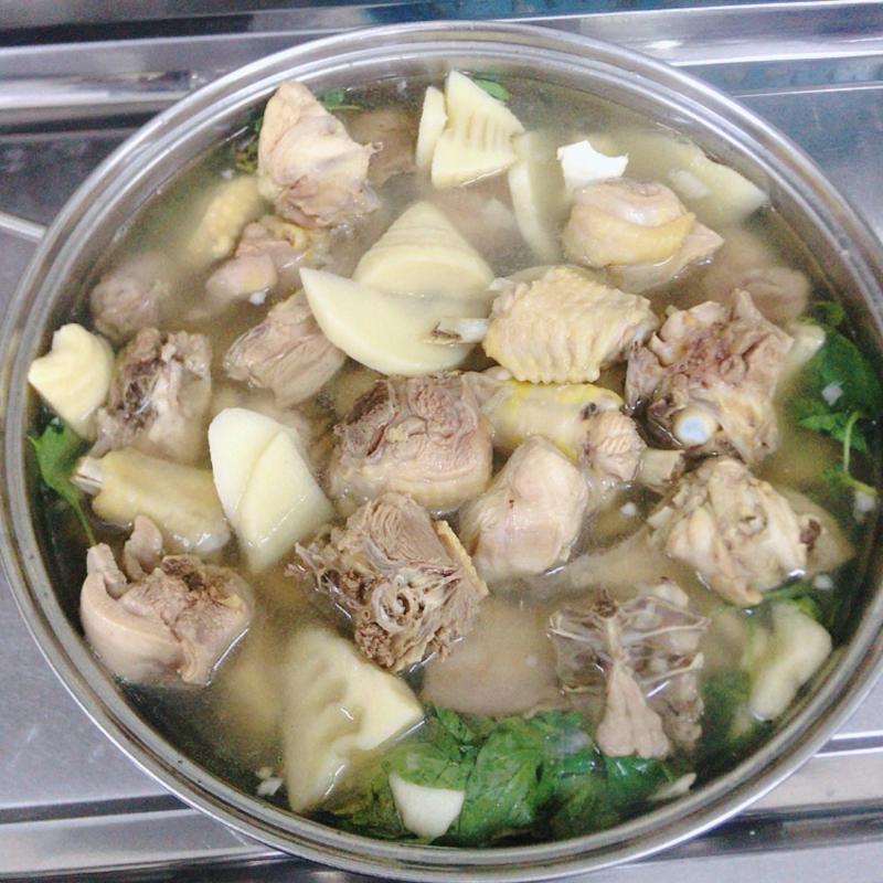 Hương Thảo - Lẩu Gà Lá É Đà Lạt