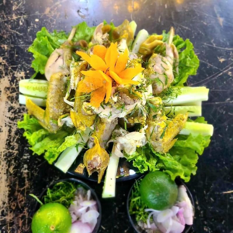 Lẩu Gà Lá É Trại Gà Phú Yên
