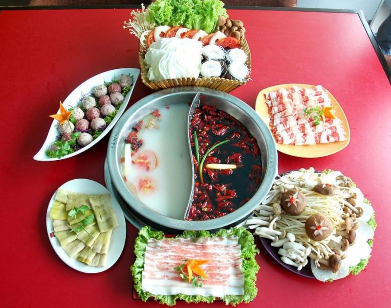 Lẩu Nguyệt