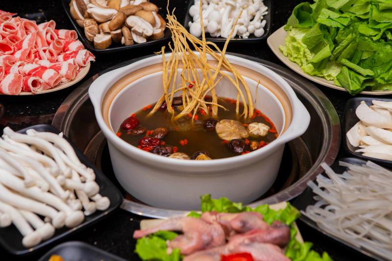 Lẩu nấm Hoàng Gia