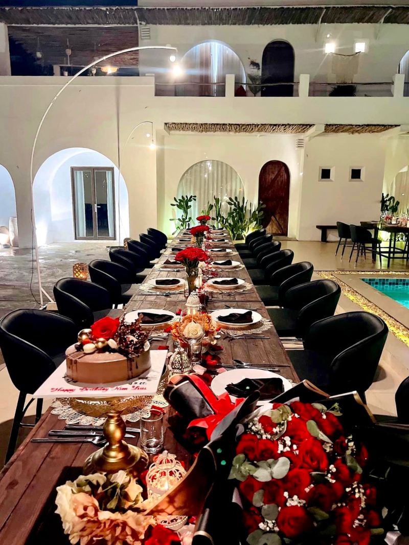 Lavaly Restaurant & Lounge