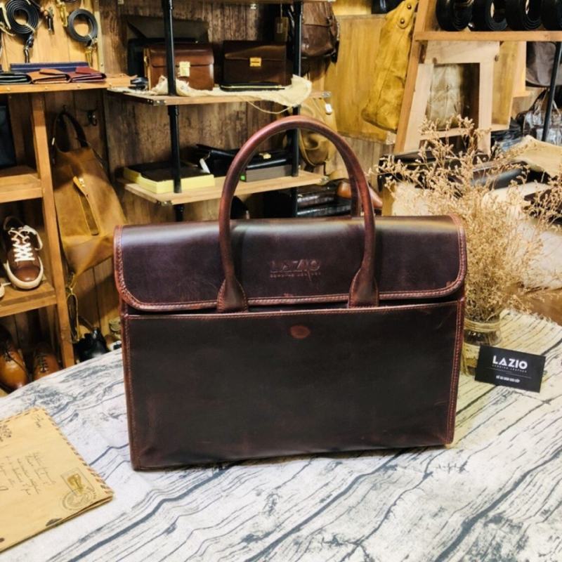 Những chiếc cặp da nam, túi xách da thật tại Lazio Leather được gia công tỉ mỉ từ nguyên liệu da thật 100%