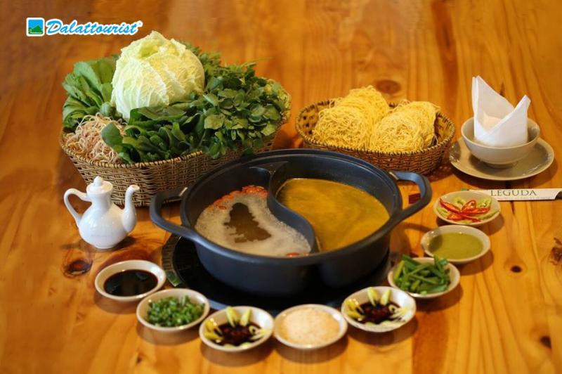 Lẩu rau tại nhà hàng