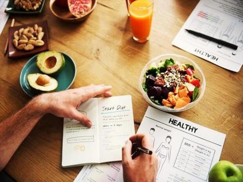 Bạn xác định thời điểm ăn uống rõ ràng, bạn sẽ giảm thời gian ăn vặt thiếu kiểm soát