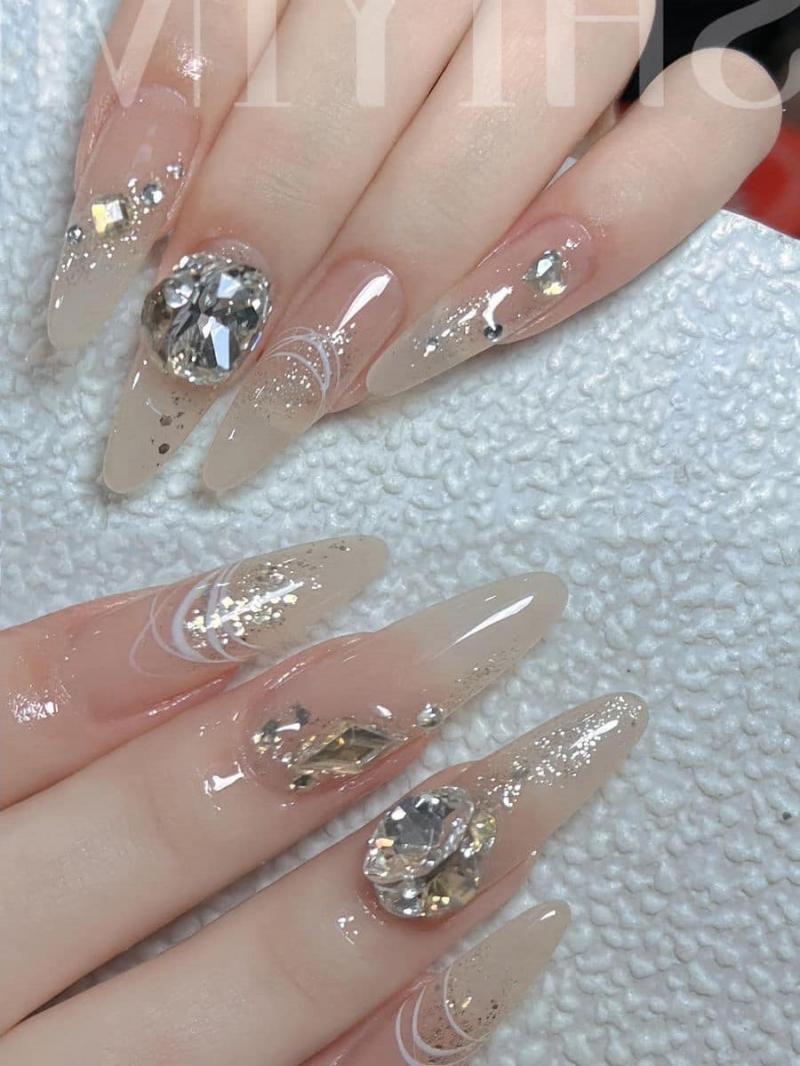 Linh Nail