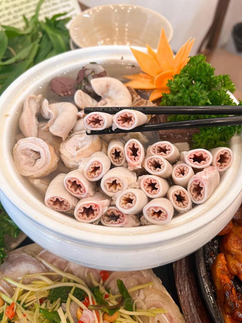 Lòng Chát Quán