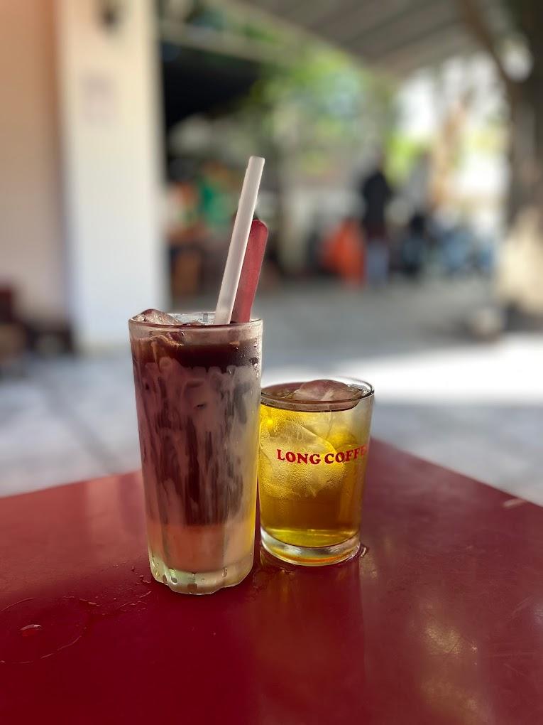 Cafe Long nổi tiếng với hương vị đậm đà