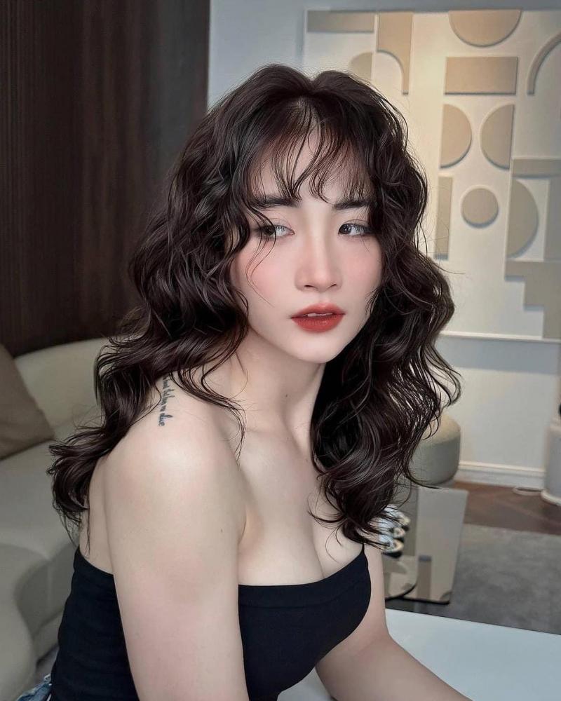 Tóc đẹp, chắc khỏe sau khi chăm sóc tại Long Hairsalon & Acedamy