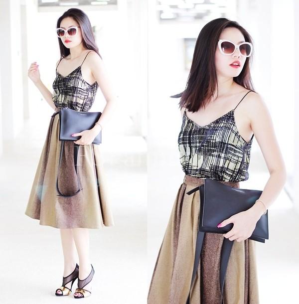 Mặc trang phục phù hợp với địa điểm tổ chức lễ cưới