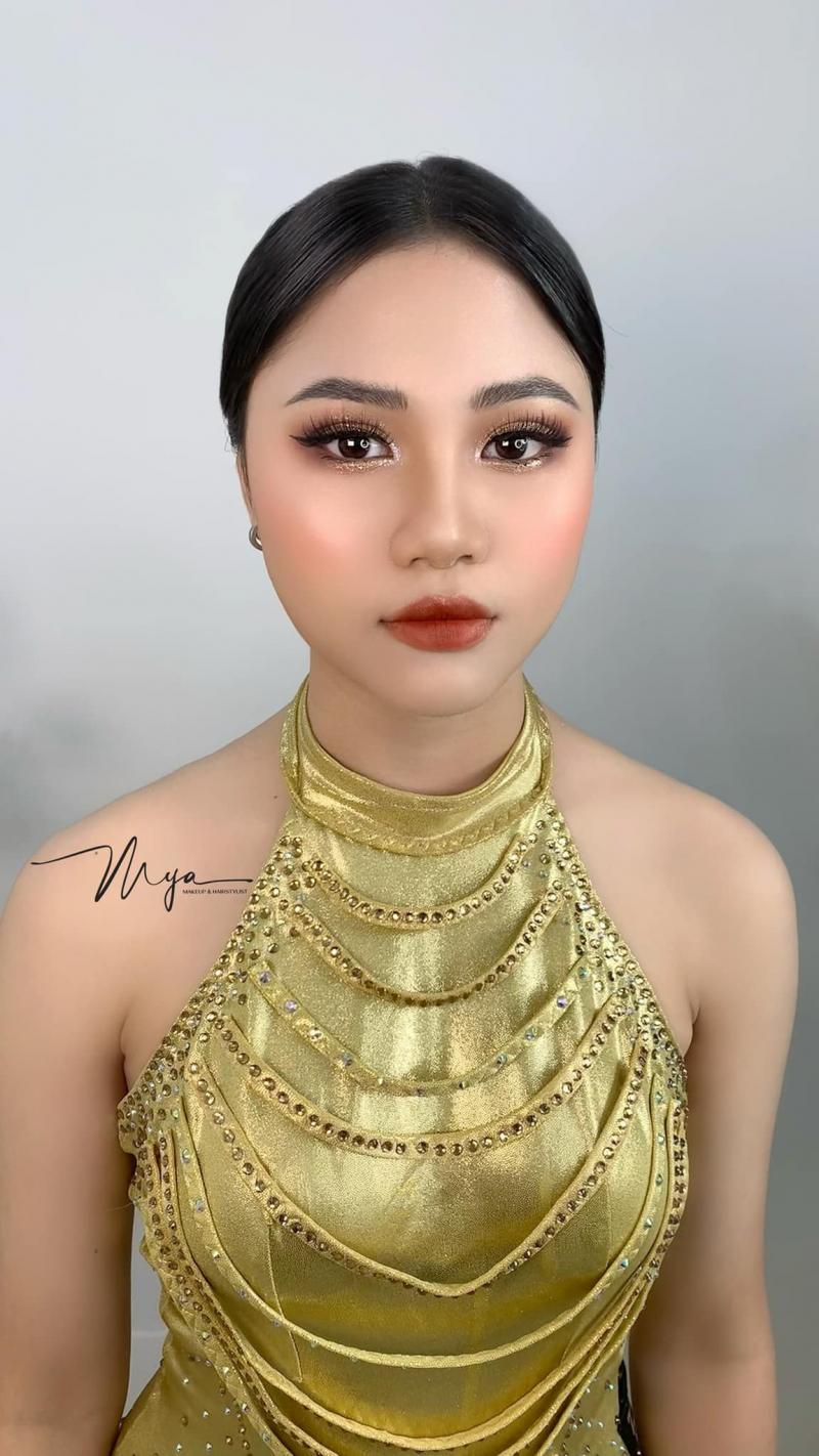 MAKEUP MYA