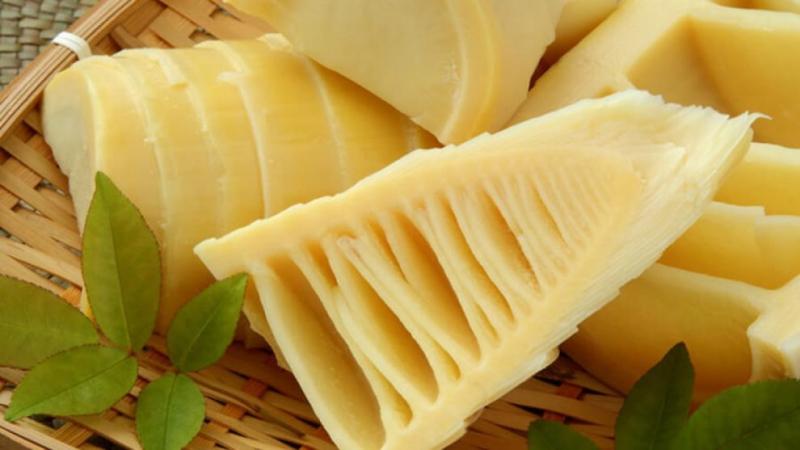 Măng chua nấu thịt gà