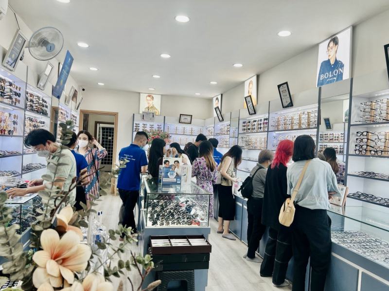Mắt kính Shady