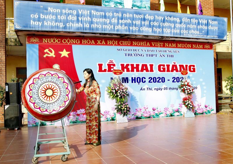 Mẫu bài phát biểu khai giảng của hiệu trưởng THPT số 2