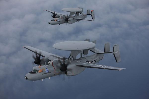 Máy bay do thám E-2D Advanced Hawkeye