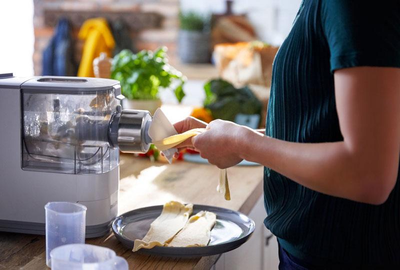 Máy Làm Bún Mì Philips HR2333/12 Viva Pasta Maker