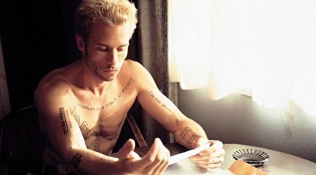 Memento (2000)