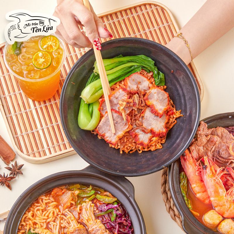 Mì Trộn Trứng Lòng Đào Tên Lửa