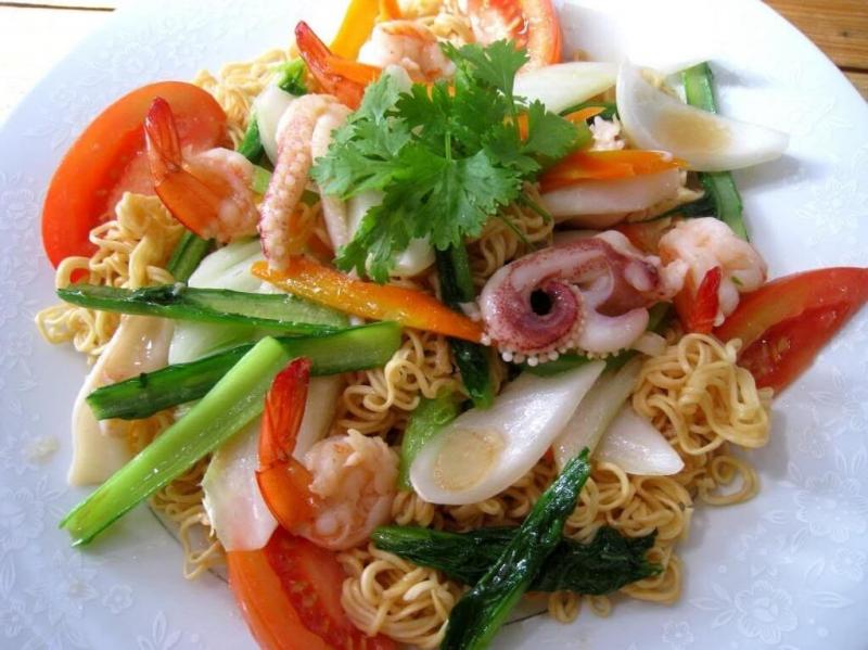 Mì xào hải sản