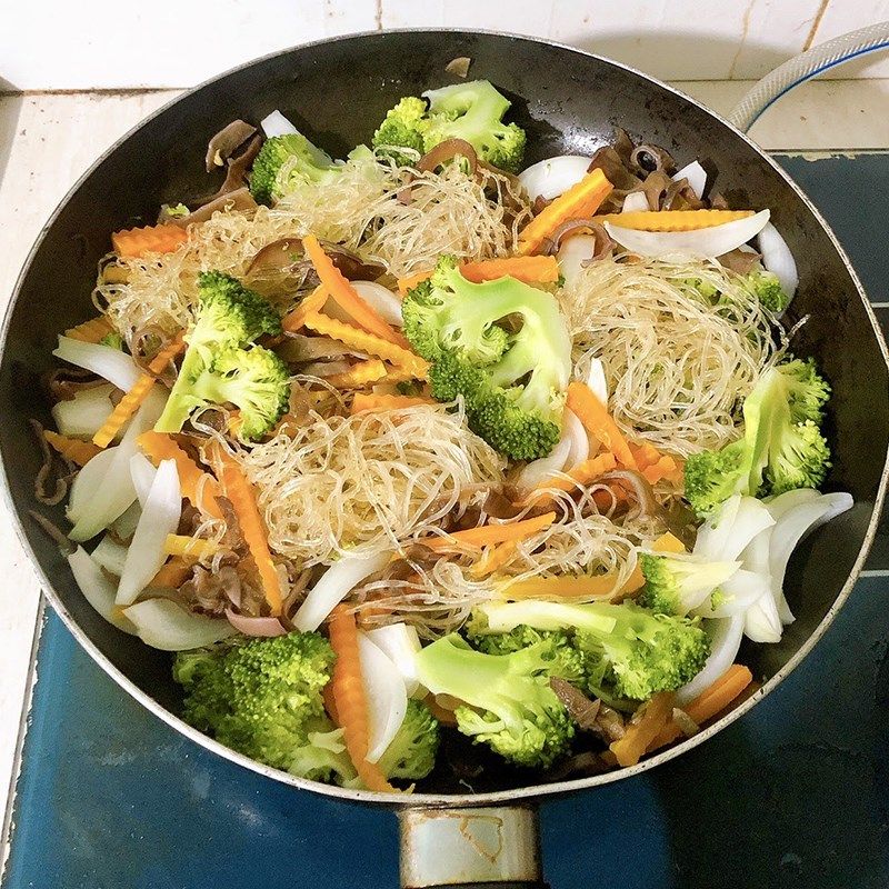 Miến xào thập cẩm