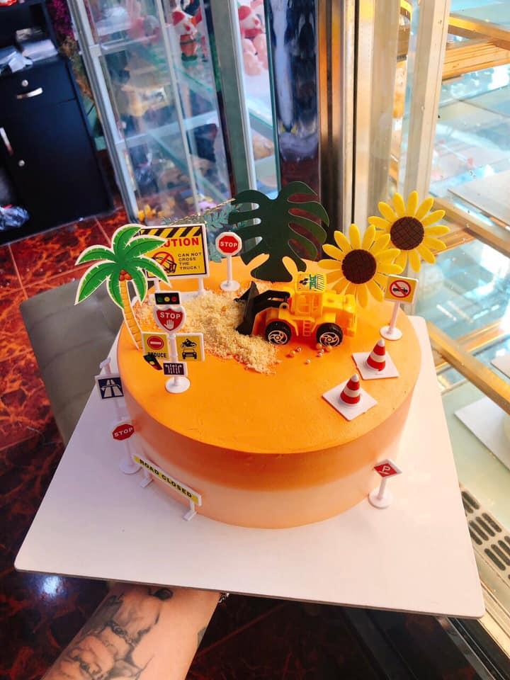 Momo Cake
