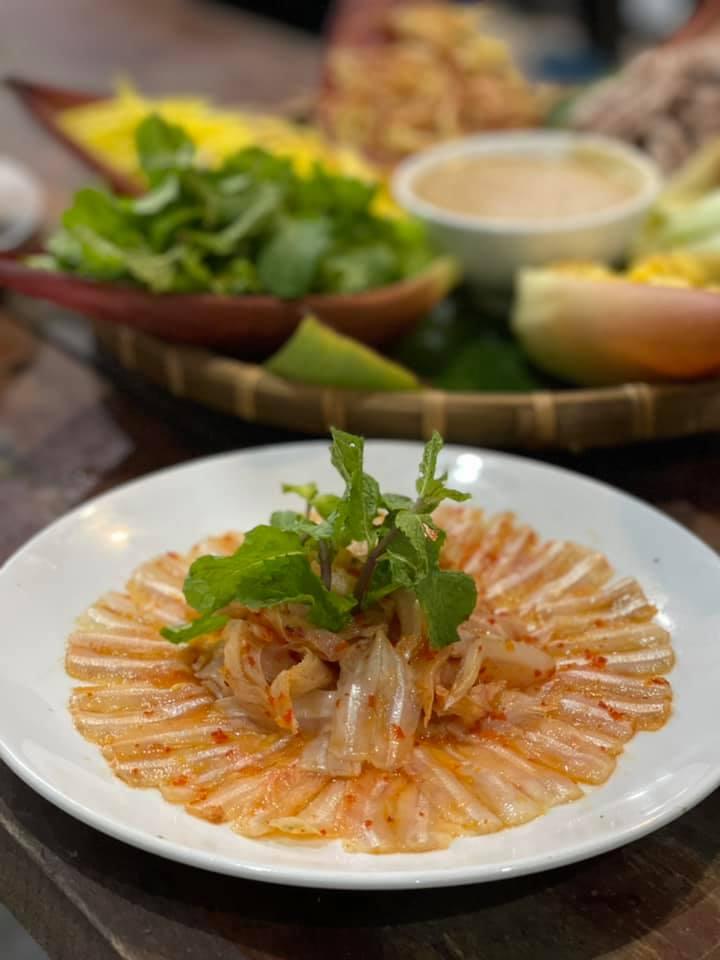 Một Nắng Seafood Restaurant & Lounge