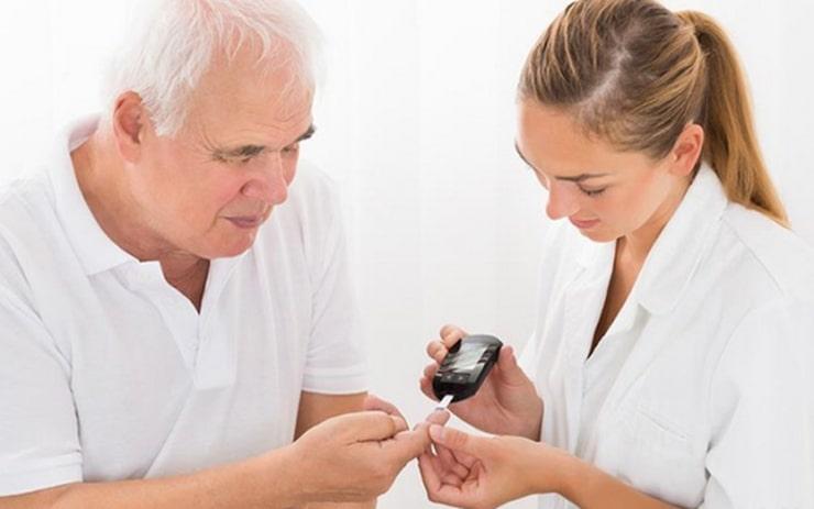 Nên thận trọng khi sử dụng sản phẩm đối với người cao tuổi