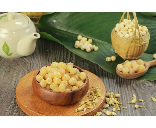 Mứt hạt sen có ý nghĩa mong một năm mới sum họp, con cháu đầy nhà