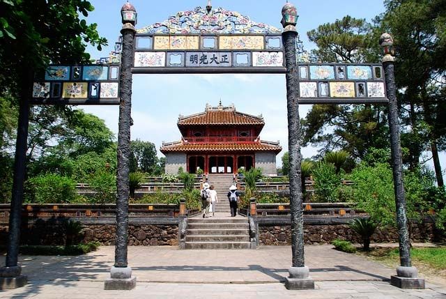 Di tích khu Lăng Tẳm Cung Đình Huế