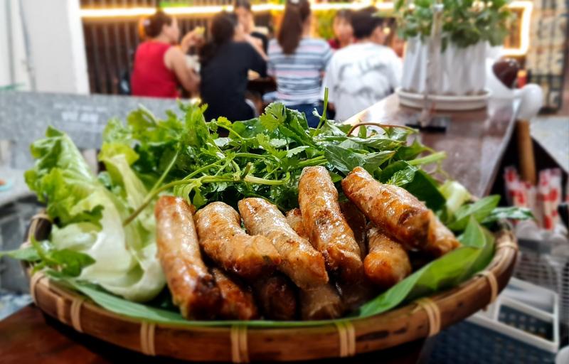 NEM CHẢ NƯỚNG CUỐN• BÚN KHÔ THỊT NƯỚNG HOÀ