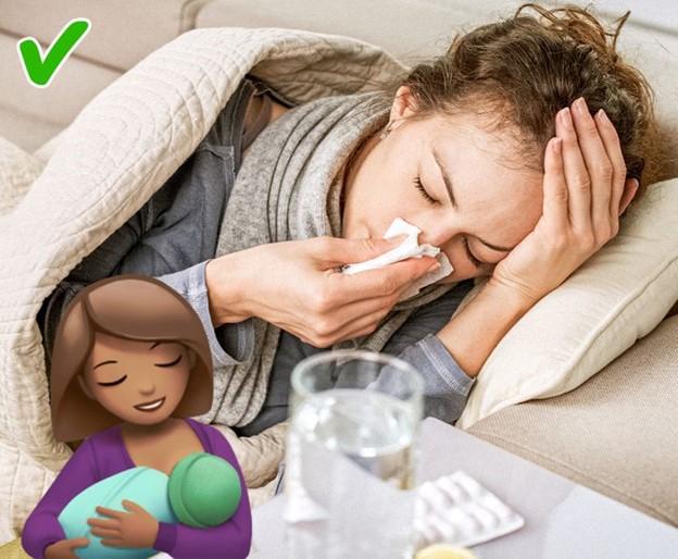 Nếu người mẹ bị ốm, cô ấy không nên cho con bú