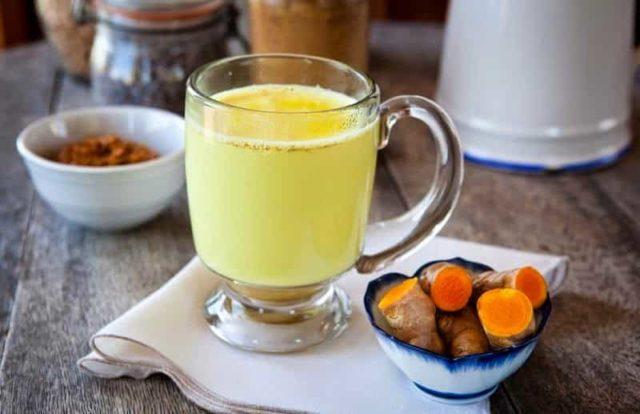 Tinh bột nghệ có tác dụng ngăn ngừa rụng tóc