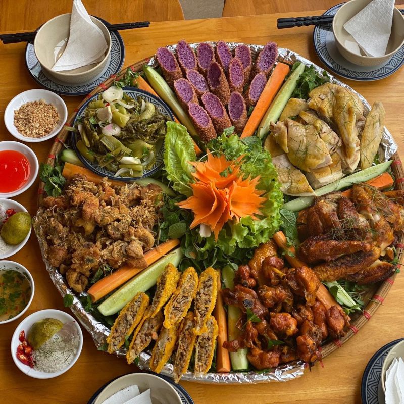 Nhà Hàng Bếp Trên Bản