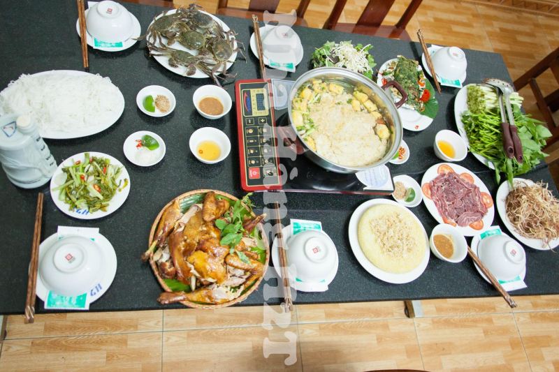 Nhà hàng H2T Lẩu cua sông, bắp bò