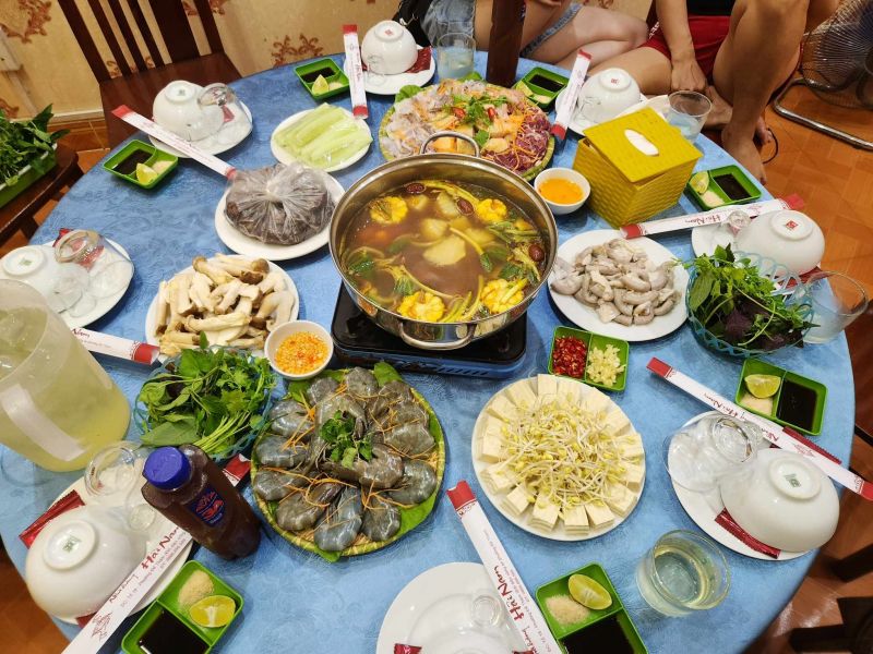 Nhà Hàng Hải Nam