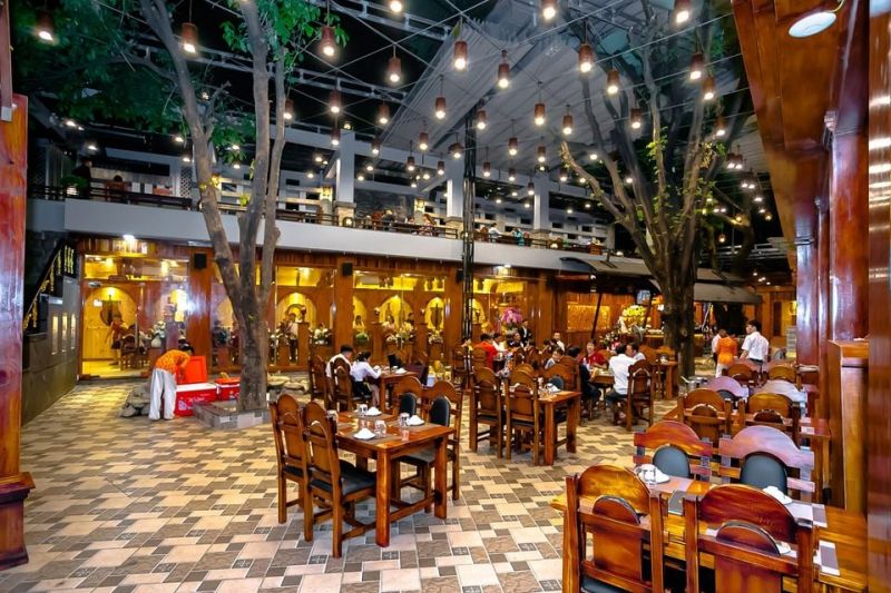 Nhà Hàng Hải Sản & Hầm Rượu Yumi