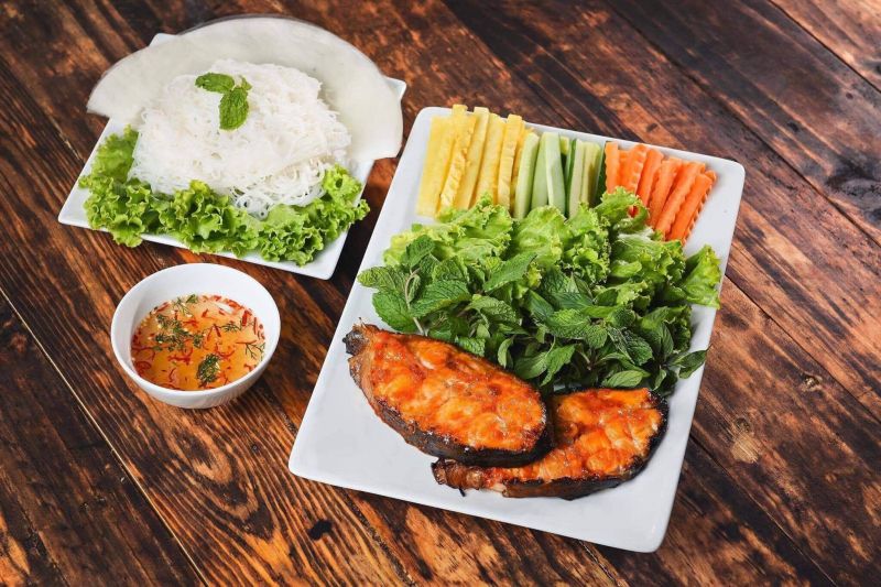 Nhà Hàng Hòa Bình Vua Cá Long Phượng