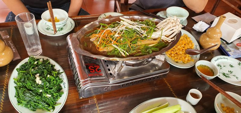 Nhà hàng Làng cổ Gia Hưng