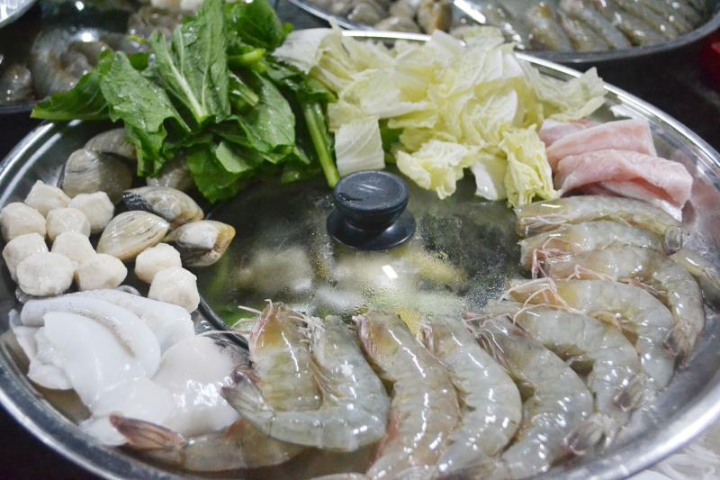 Nhà Hàng Những Người Bạn