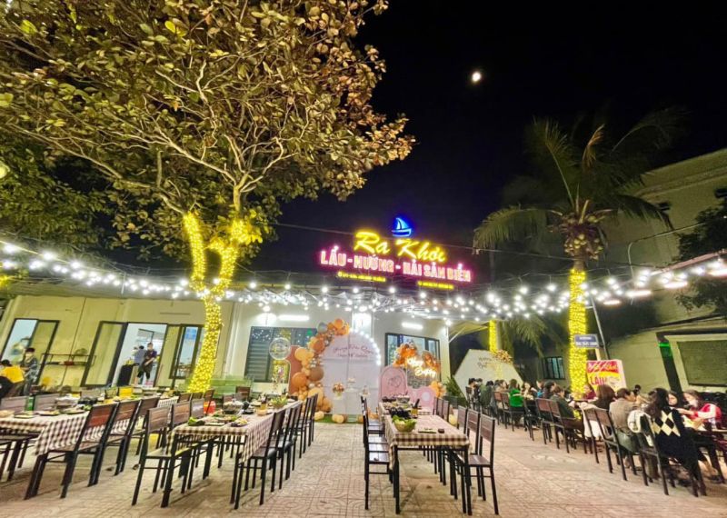 Nhà Hàng Ra Khơi