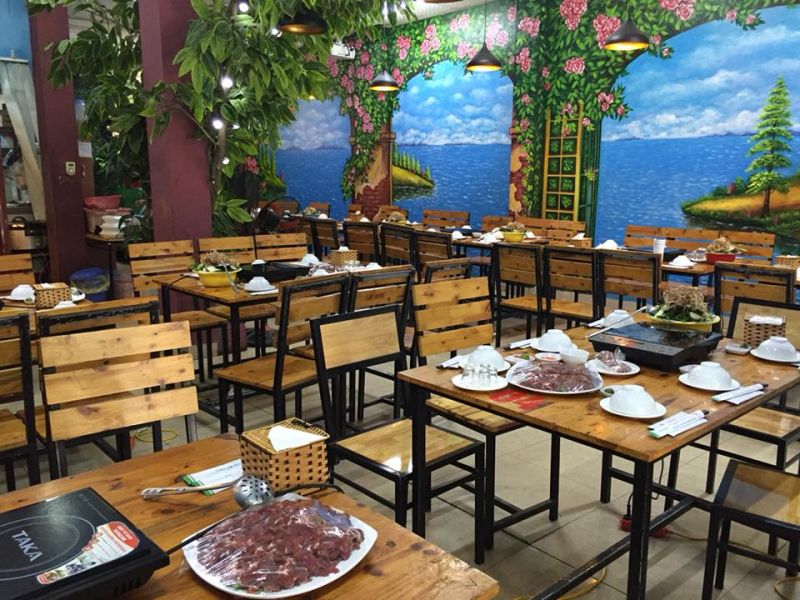 Nhà Hàng Vương Quốc Gà