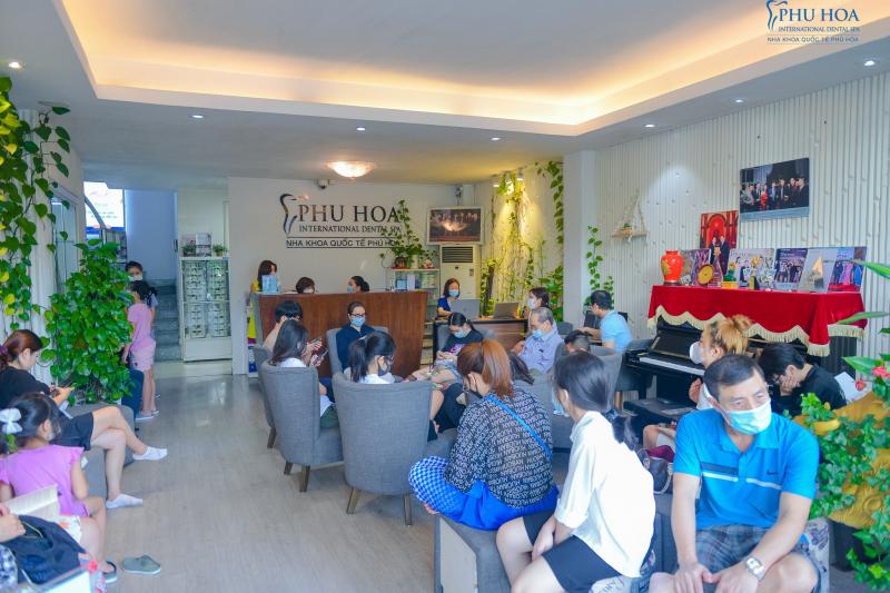 Nha khoa Quốc tế Phú Hoà