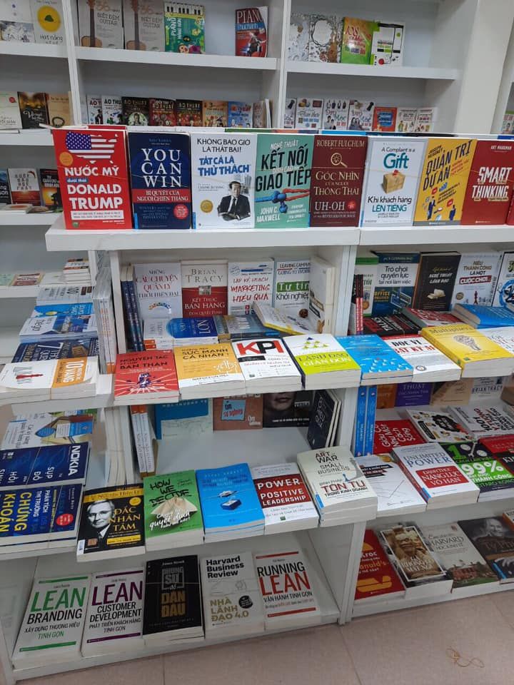 Nhà sách Việt Lý