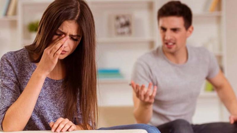 Hay cáu gắt, kiếm chuyện vô cớ với bạn