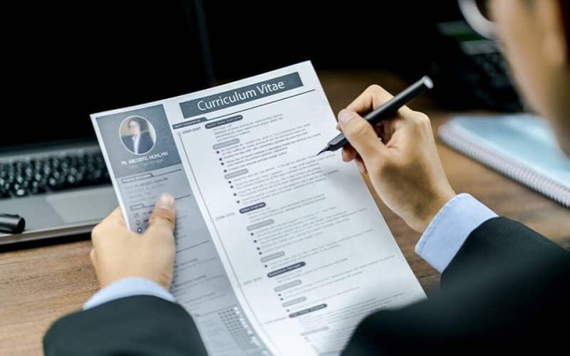 Nhấn mạnh về kết quả thay vì nhắc tới những chi tiết