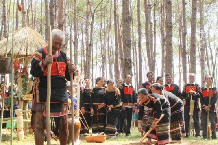 Nhân vật cụ Mết trong 