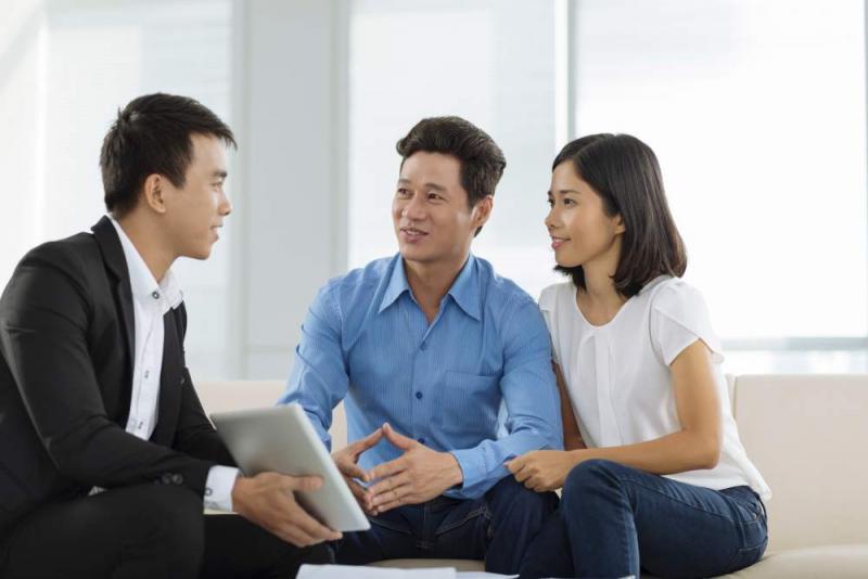 Mức lương cơ bản của nhân viên bán hàng ﻿chỉ giao động trên dưới 4 triệu.