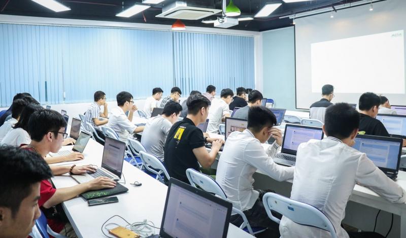 Nhóm trường về máy tính và công nghệ thông tin