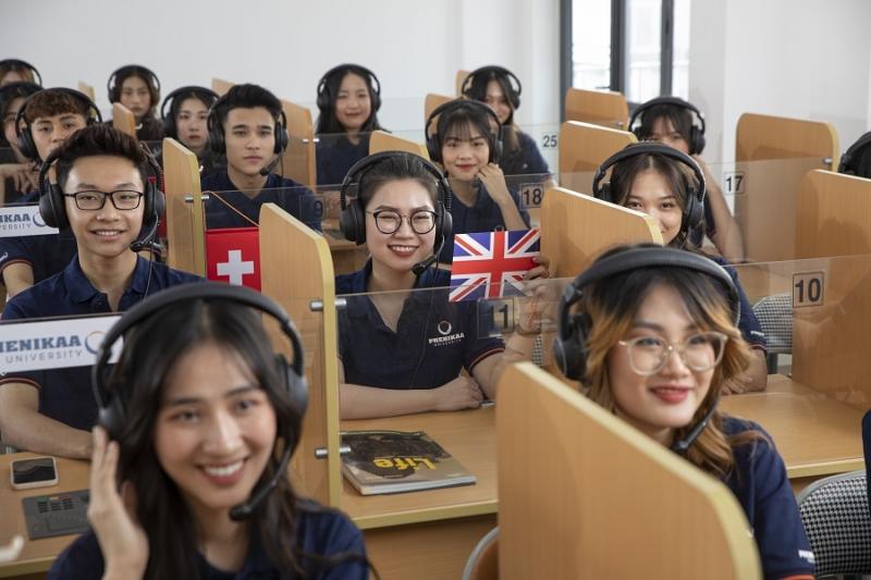 Nhóm trường về Ngôn ngữ