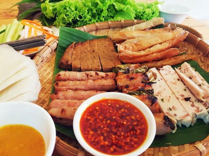 Nem Nướng Nia