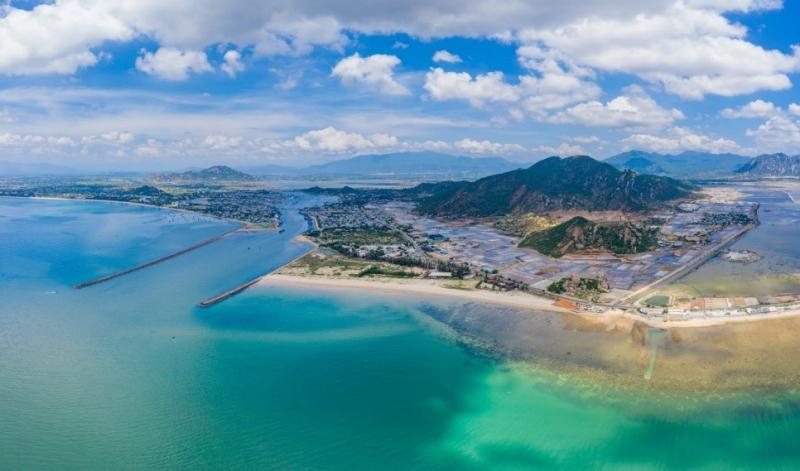 Bãi biển Ninh Chữ